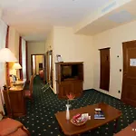 Schlosshotel Schkopau 호텔 슈코파우