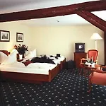 Schlosshotel Schkopau 호텔