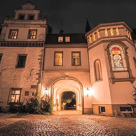 Отель Schlosshotel Schkopau Schkopau