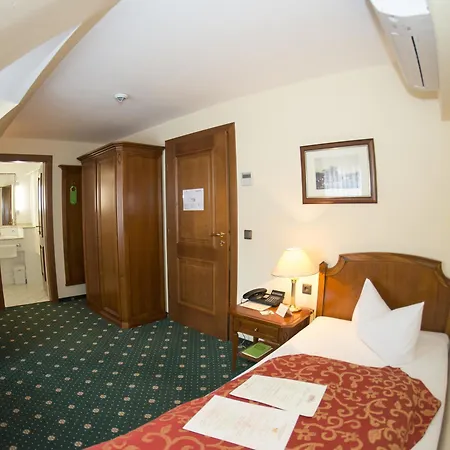 Отель Schlosshotel Schkopau 4*