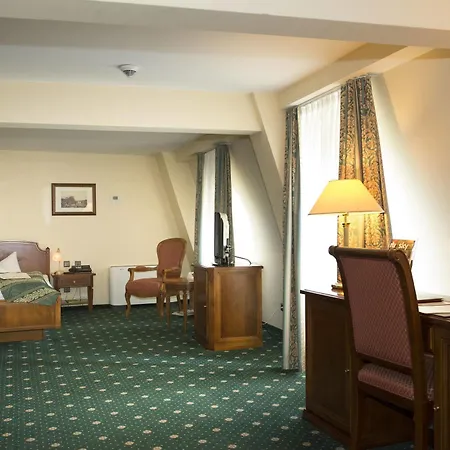 Отель Schlosshotel Schkopau 4*