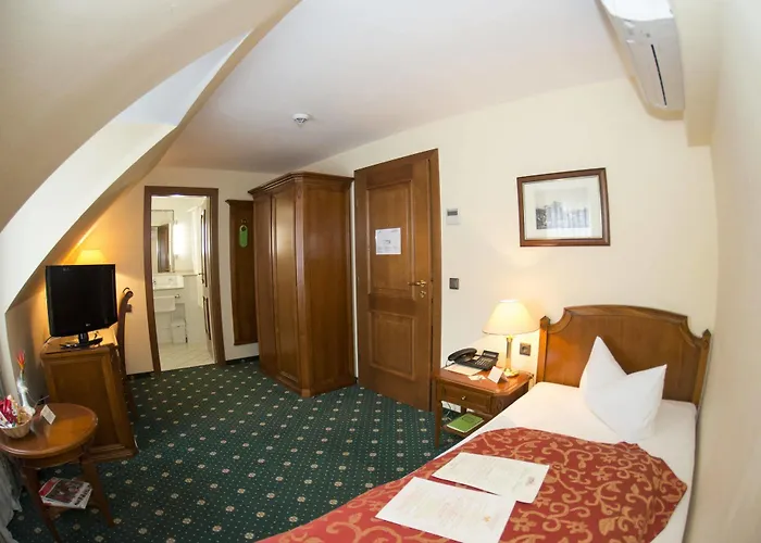 Hotel Schlosshotel Schkopau 4*